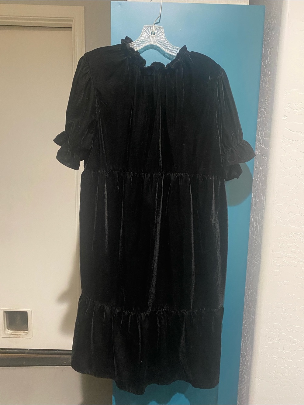 WOMEN’s Black Velvet Ruffled Neck Tiered Dress size 16 EUC
